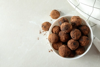 video: easy chocolate truffles 4 different ways
