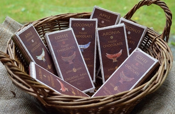 video: exactly the golden apple chocolate