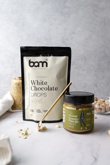 Crunchy pistachio protein spread with sweetener