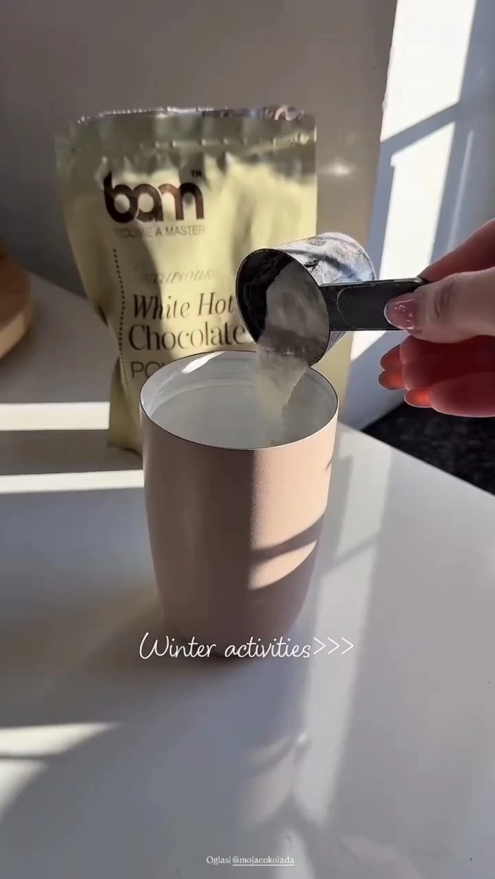 Bela vroča čokolada