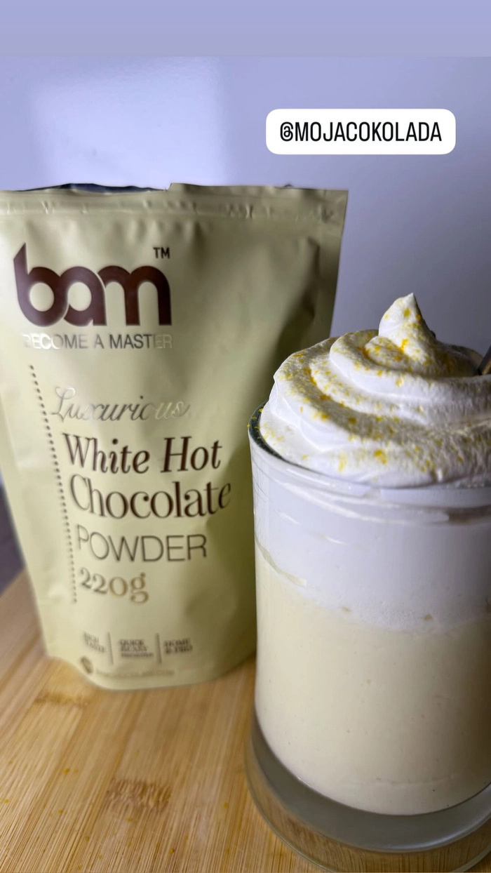 Bela vroča čokolada