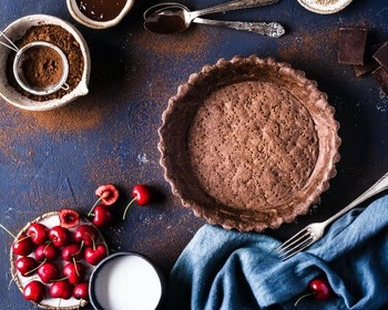 Tart with fruit and mascarpone cheese