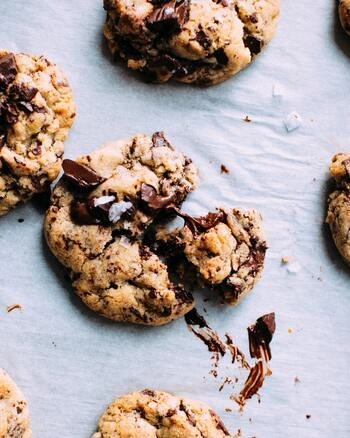 Double American chocolate biscuits