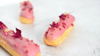 Ruby chocolate as a dessert topping