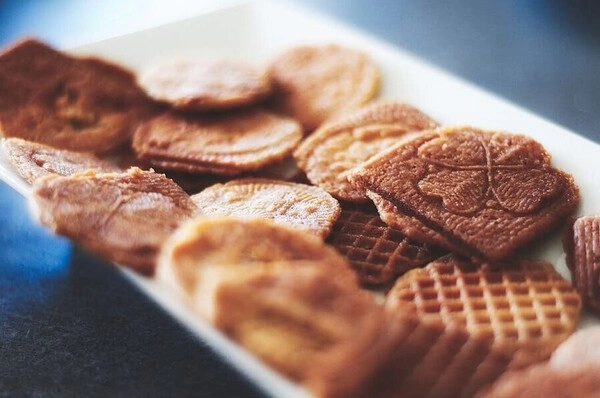 chocolate - walnut wafers