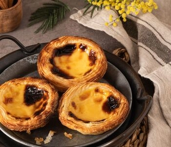 Pastel de nata with BAM vanilla cream