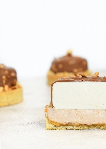 RECIPE: Hazelnut pies with vanilla mousse - Mojačokolada.si