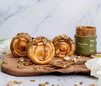 Pistachio pastry